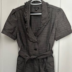 Le Chateau blazer in excellent condition. No flaws. As shown.